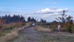Samotný vrchol leží 400 m od rozhledny,. 
