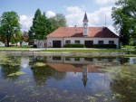 Archeologické nálezy dokládají osídlení vsi Hlavatce na katastru obce už v době předhistorické. Asi 400 m jihozápadně od kóty 433 byl nalezen mezolitický kamenný nástroj. Další osídlení bylo doloženo pro střední dobu bronzovou, dobu halštatskou, laténskou i raný středověk. Byla tu nalezena keramika ze 13. až 15. století v lokalitě Hláska - tyto nálezy mohou signalizovat existenci zaniklé středověké vesnice.