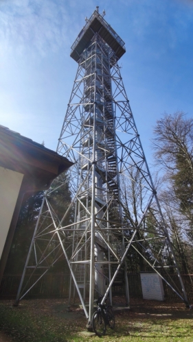 Jarník rozhledna. 