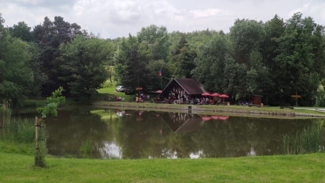 Hospůdka U rybníka. 