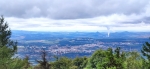 Teplice leží přímo pod námi. 