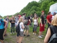 Žáci vylezli z autobusu a už se těší na výšlap