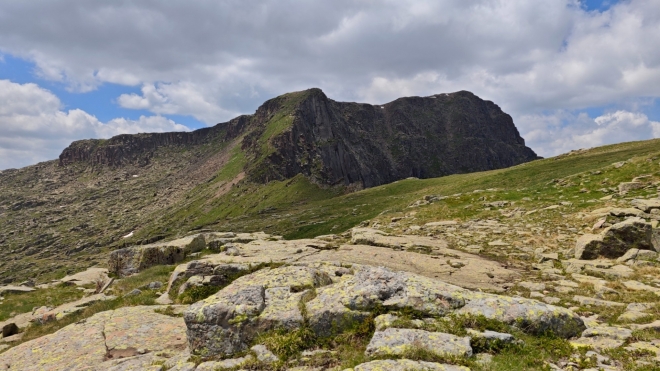 Na Juribrutto (2694 m n. m.) již stoupají Roman s Lukášem.
