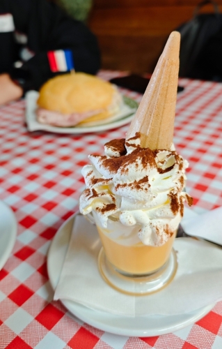 Panáček Bombardino.