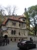 Při vstupu na hřbitov