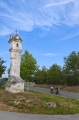 Raně barokní boží muka s lucernou patrně z poloviny 17. století. Od roku 1958 jsou památkově chráněna. (www.mapy.cz)