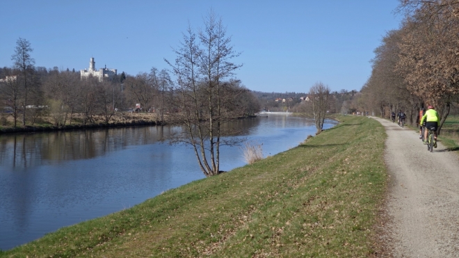Vltava a Hluboká ..