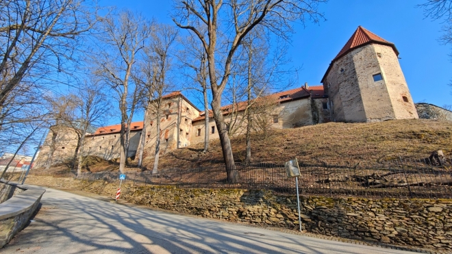 Středověké hradby ...
