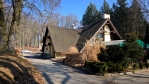 Lesní restaurace a penzion Pintovka. Podle knihy Pověsti a zkazky z Táborska se název Pintovka poprvé připomíná roku 1444 (lúka za Pintovkú v lese). Pinta prý byl majitelem daného lesa.