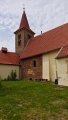 Románsko-gotický kostel Narození Panny Marie nacházející se v zámeckém areálu, zbudovaný koncem 12. stol. Presbytář kostela pochází z doby okolo r. 1300, kostel byl na konci 19. stol. restaurován. Jednolodní obdélná stavba s hranolovou věží se sdruženými okny a pravoúhlým protilehlým presbytářem. V presbytáři a lodi gotické malby z doby okolo r. 1325. (Mapy cz)