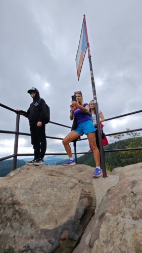 Na vrcholové plošině bylo těsno.