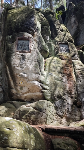 Křížová cesta se omezí až na balvany a skalní věže pod vyhlídkou.