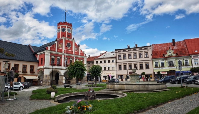 Police nad Metují, Masarykovo náměstí.