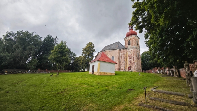 Kostel Všech svatých v Heřmankovicích...
