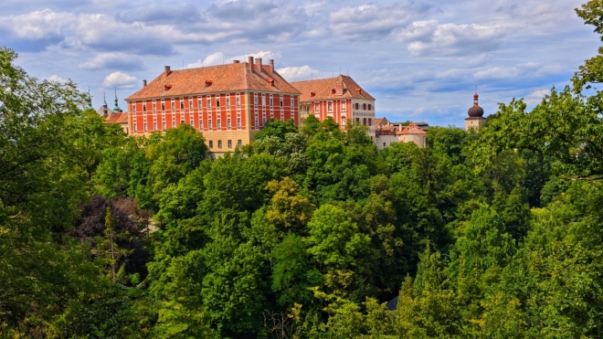 Výhled na zámek Opočno...