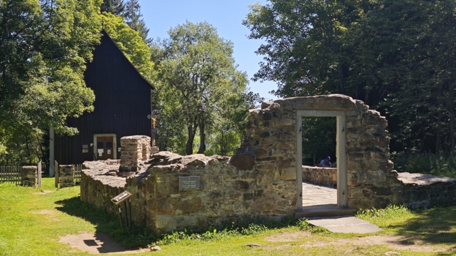 Hůrka, zbořený kostel.