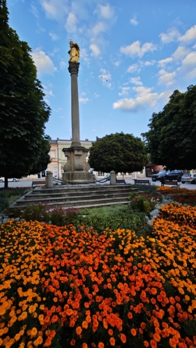 Barokní mariánský sloup byl postaven v letech 1737 - 1739.