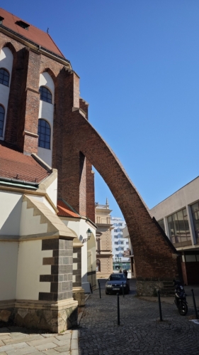 Konkatedrála Nanebevzetí Panny Marie u Rybího trhu.