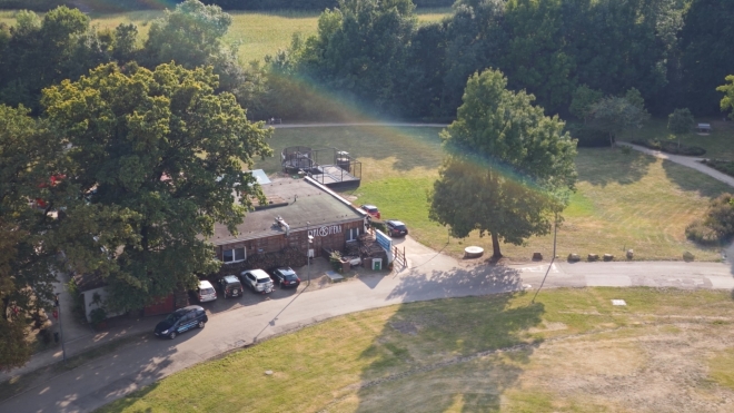 Penzion s restaurací Cyklosféra má pro nás rezervaci pokoje.