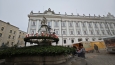 Wittelsbacherbrunnen na Passauer Residenzplatz je neobarokní mistrovské dílo, postavené mezi lety 1904 a 1906. Připomíná 100leté trvání Passau jako součást Bavorska a zaujme svou detailní výzdobou: Nádoba zobrazuje erby, sloup symbolizuje tři řeky Donau, Ilz a Inn s delfíny a andělskými figurami, a je korunován mariánskou sochou. (Mapy.com)