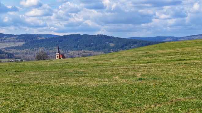 Kostel v Chvalšinách.